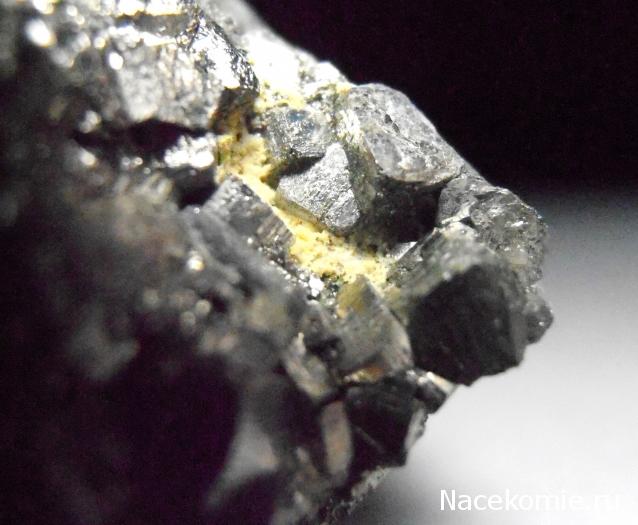 Минералы Сокровища Земли №73 - Арсенопирит