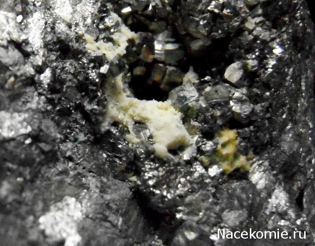 Минералы Сокровища Земли №73 - Арсенопирит