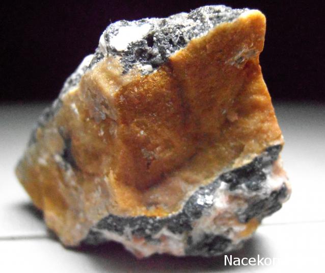 Минералы Сокровища Земли №71 - Церуссит