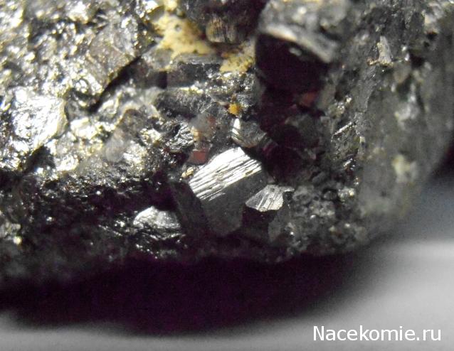 Минералы Сокровища Земли №73 - Арсенопирит