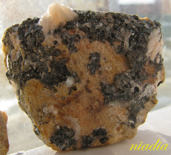 Минералы Сокровища Земли №71 - Церуссит