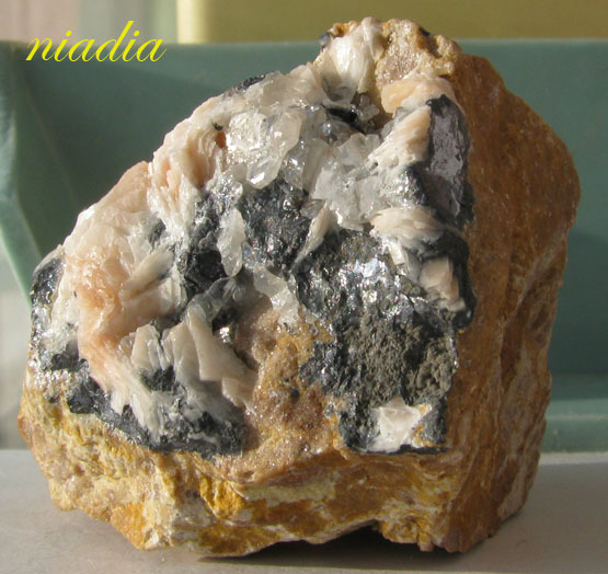 Минералы Сокровища Земли №71 - Церуссит