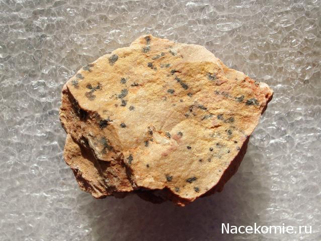 Минералы Сокровища Земли №71 - Церуссит