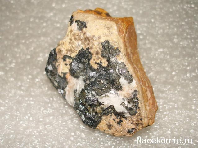 Минералы Сокровища Земли №71 - Церуссит