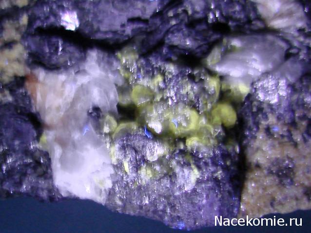 Минералы Сокровища Земли №71 - Церуссит