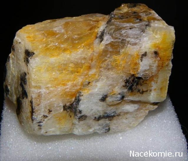 Минералы Сокровища Земли №13 - Альбит