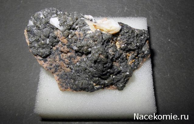 Минералы Сокровища Земли №71 - Церуссит