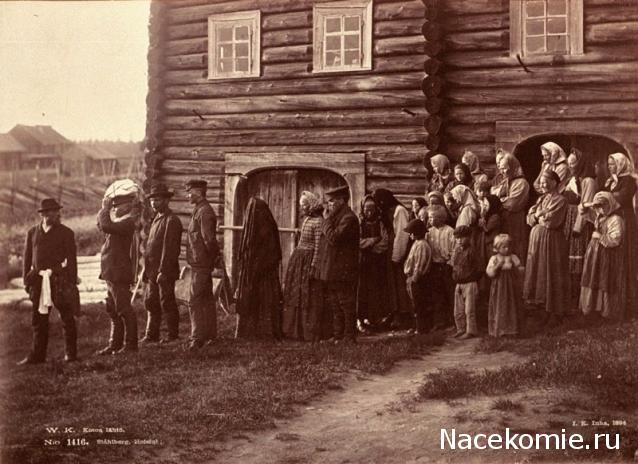 Куклы в народных костюмах №39 Кукла в карельском зимнем костюме