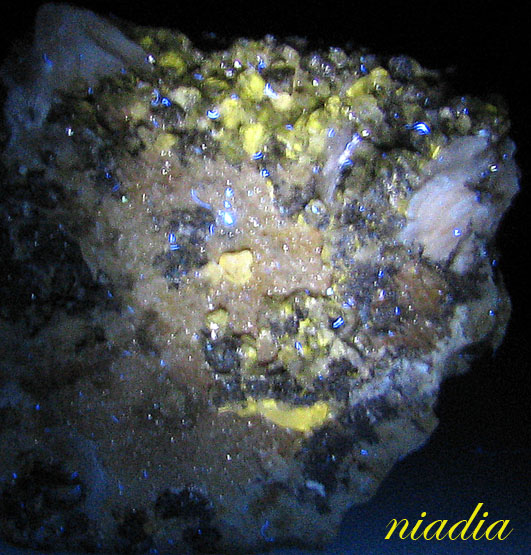 Минералы Сокровища Земли №71 - Церуссит