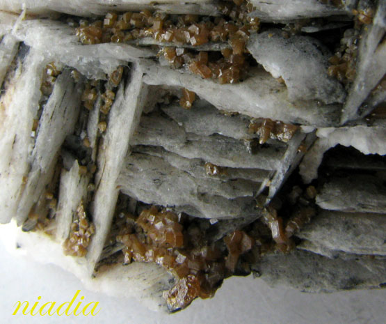 Минералы Сокровища Земли №76 - Барит