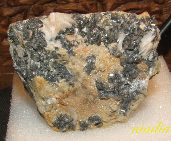 Минералы Сокровища Земли №71 - Церуссит