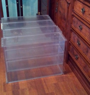 Стеллажи, полки, витрины для моделей