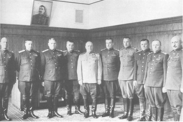 Солдаты ВОВ №59 - Генерал-лейтенант в повседневной форме вне строя, 1943–1945гг.