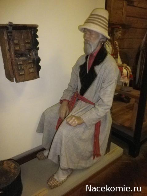 Куклы в народных костюмах №65 Кукла в удмуртском женском костюме