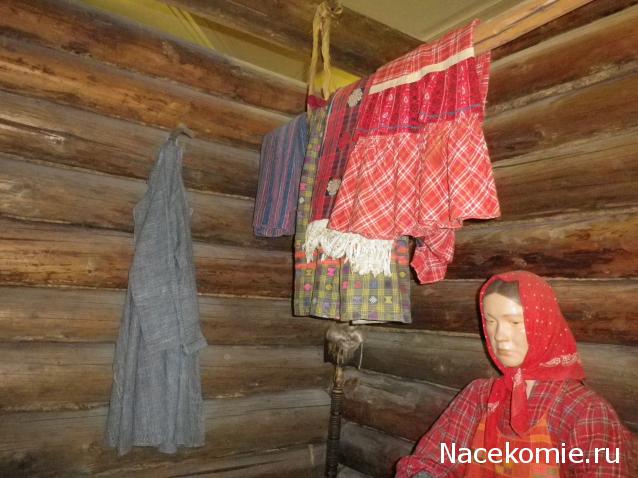 Куклы в народных костюмах №65 Кукла в удмуртском женском костюме