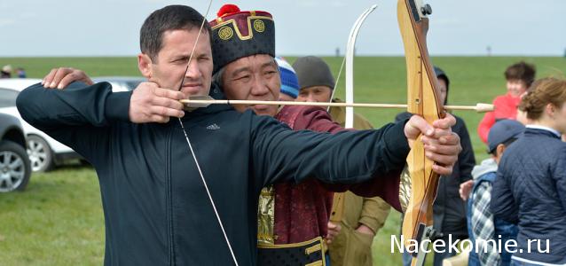 Куклы в народных костюмах №7 Кукла в калмыцком праздничном костюме