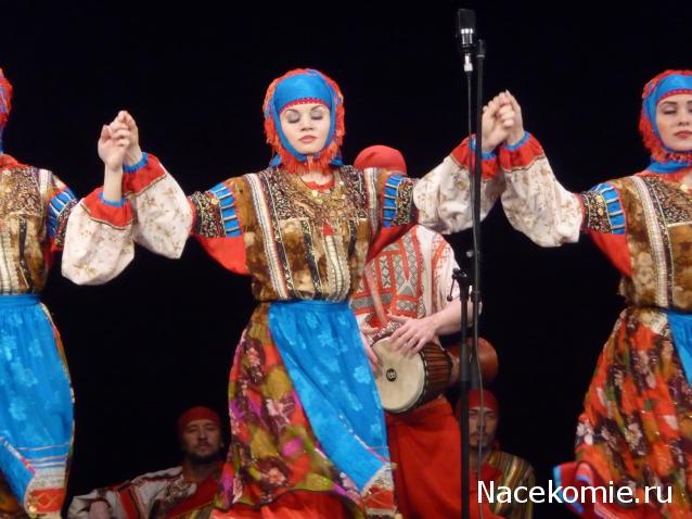 Куклы в народных костюмах №80 Кукла в праздничном костюме некрасовской казачки