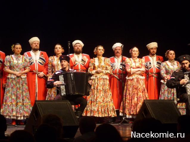 Куклы в народных костюмах №80 Кукла в праздничном костюме некрасовской казачки