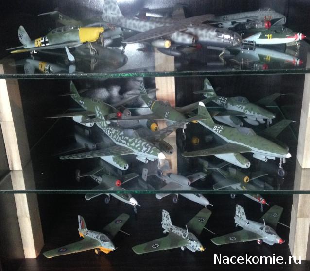 Стеллажи, полки, витрины для моделей