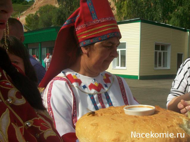 Куклы в народных костюмах – "Девчушки-болтушки"