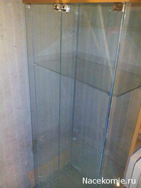 Стеллажи, полки, витрины для моделей