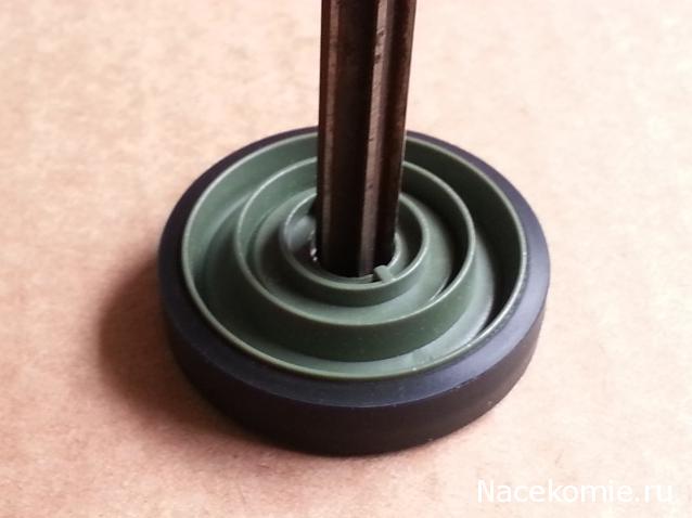 Танк Т-72 - Сборка ходовой части