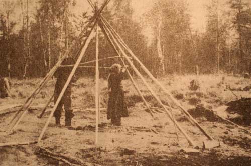 Куклы в народных костюмах №51 Кукла в чукотском зимнем костюме