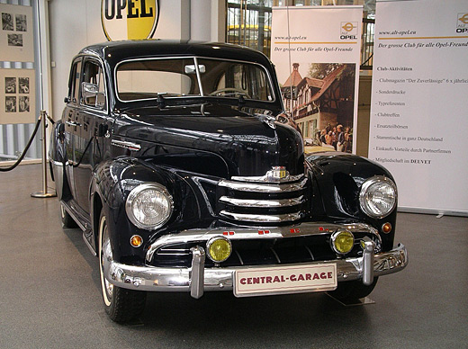 Полицейские Машины Мира №68 - Opel Capitan 1951