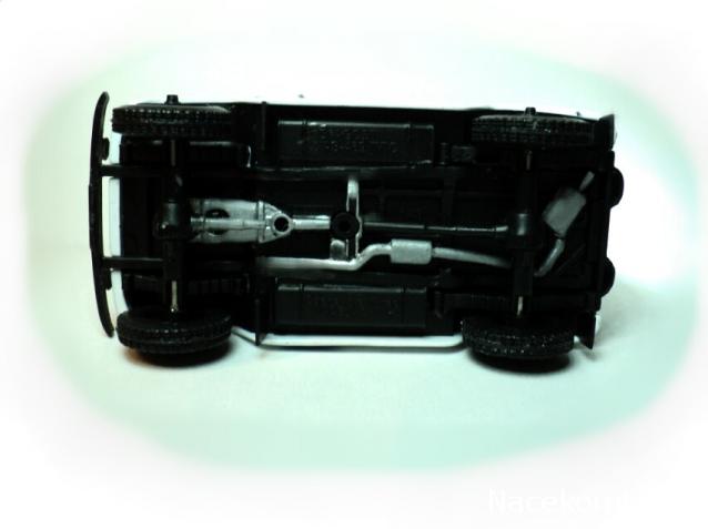 Полицейские Машины Мира №74 - УАЗ-469