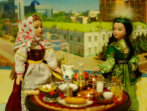 Куклы в народных костюмах №28 Кукла в казахском праздничном костюме