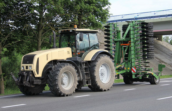 Игра "Угадай трактор"