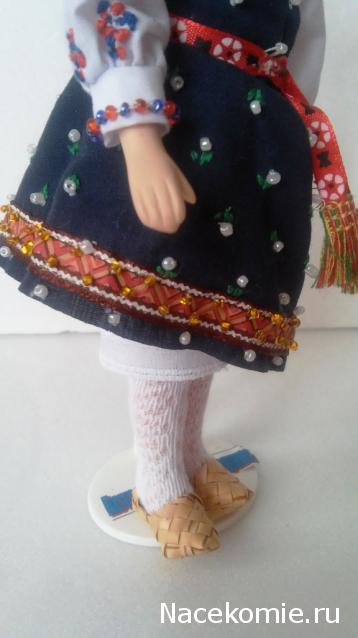 Куклы в народных костюмах №55 Кукла в девичьем костюме Астраханской губернии