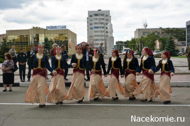 Куклы в народных костюмах №85 Кукла в греческом девичьем костюме