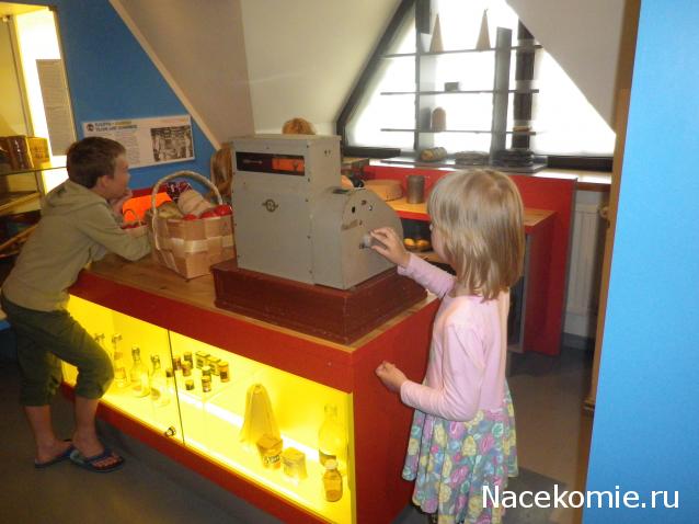 Куклы в народных костюмах №79 Кукла в финском женском костюме