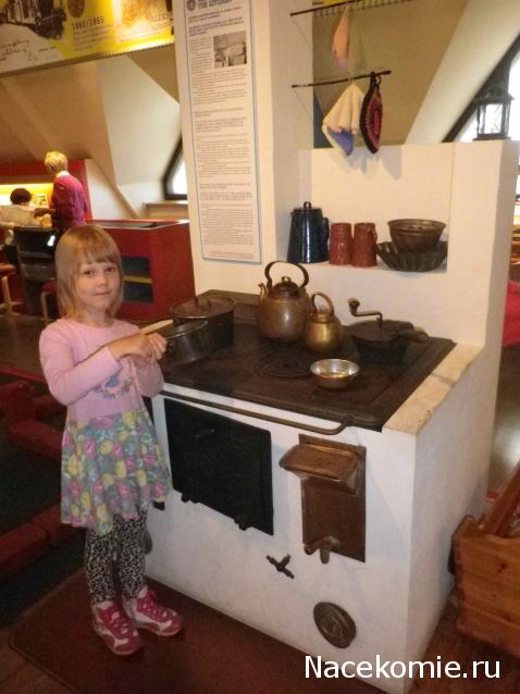 Куклы в народных костюмах №79 Кукла в финском женском костюме