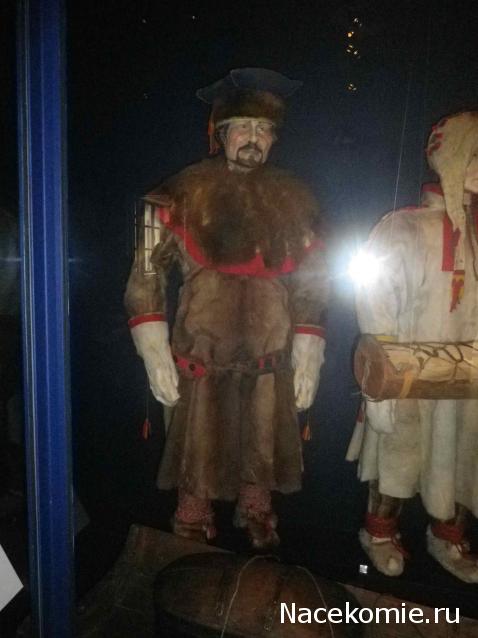 Куклы в народных костюмах №79 Кукла в финском женском костюме