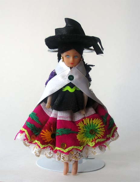 Куклы в этнических костюмах