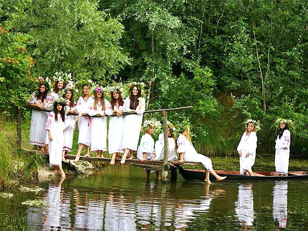 Куклы в народных костюмах №55 Кукла в девичьем костюме Астраханской губернии