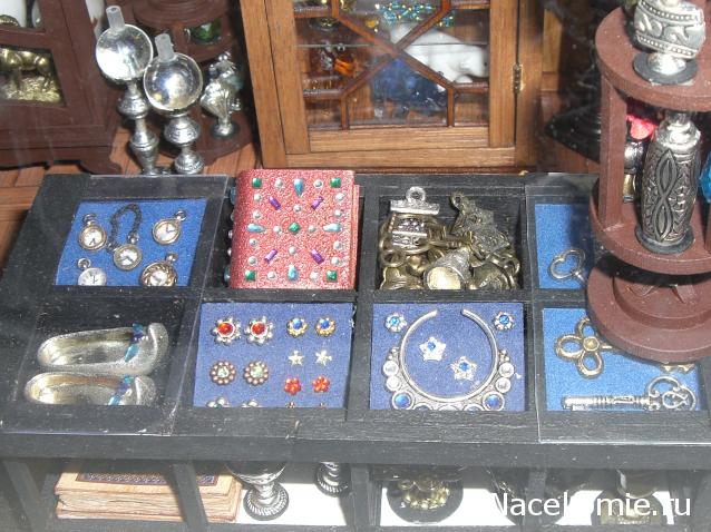 daffodil - Румбокс в бордовых тонах