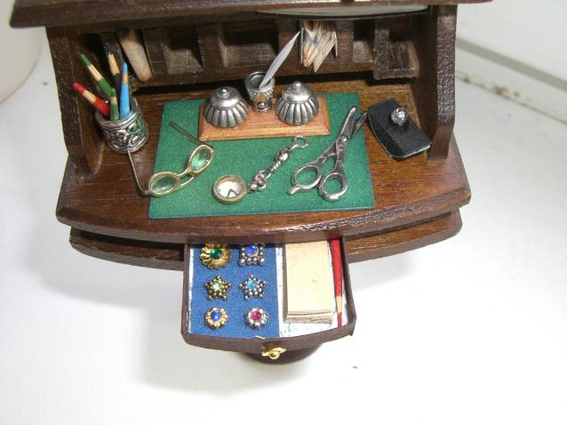 daffodil - Румбокс в бордовых тонах