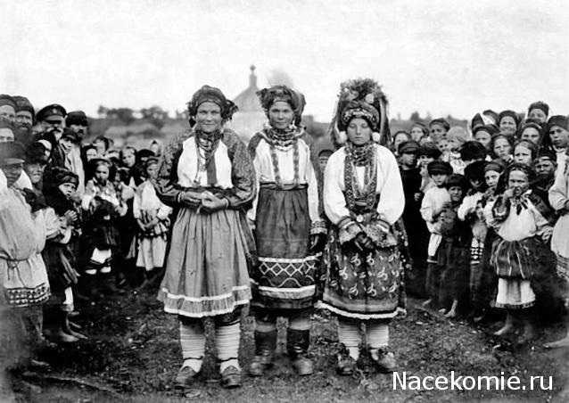 Куклы в народных костюмах №37 Кукла в девичьем костюме старообрядцев-"поляков" Томской губернии