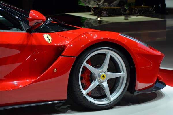 LaFerrari - График выхода и обсуждение