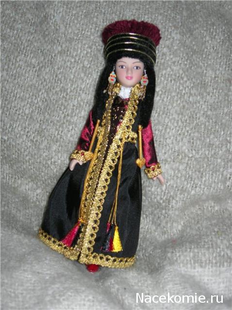 Куклы в народных костюмах №7 Кукла в калмыцком праздничном костюме