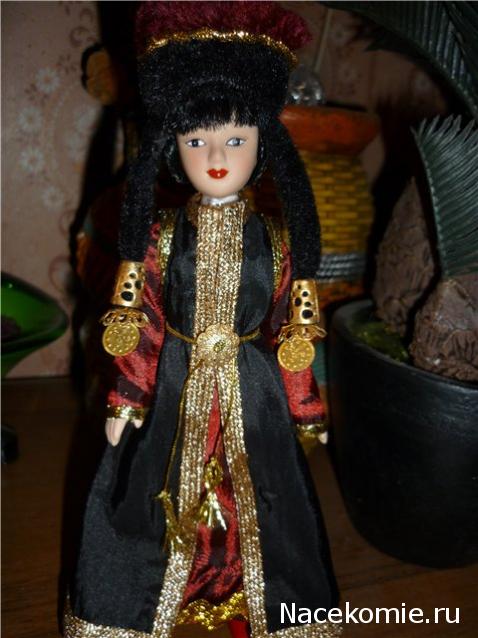 Куклы в народных костюмах №7 Кукла в калмыцком праздничном костюме