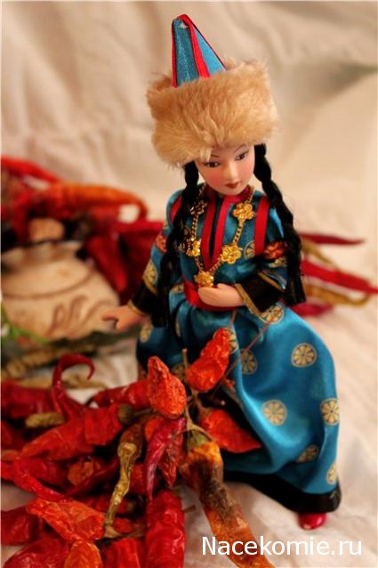 Куклы в народных костюмах №11 Кукла в бурятском женском костюме