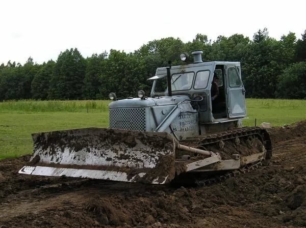 Тракторы: история, люди, машины - График выхода и обсуждение