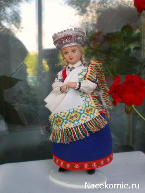 Куклы в народных костюмах №36 Кукла в латышском праздничном костюме