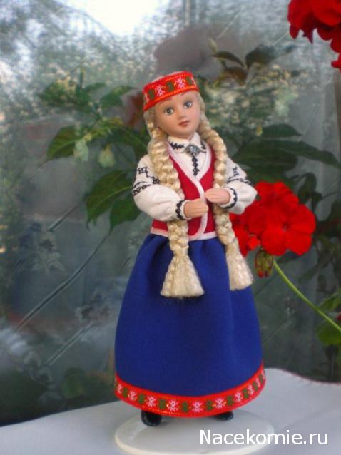 Куклы в народных костюмах №36 Кукла в латышском праздничном костюме