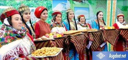 Куклы в народных костюмах №23 Кукла в туркменском праздничном костюме