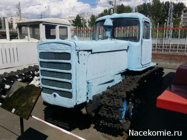 Тракторные музеи/выставки/памятники